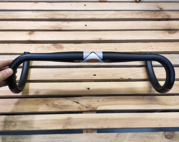 Руль-баран Zeus Cat под вынос 31,8 ширина - 460 мм цвет черный