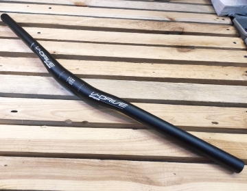 Руль FSA V-Drive 31,8x620 изгиб 15 мм черный