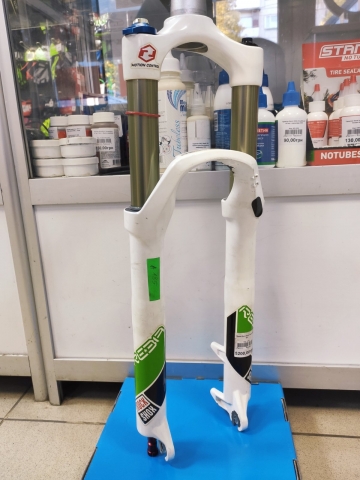 Вилка 26 Rock Shox Reba RLT Б/У