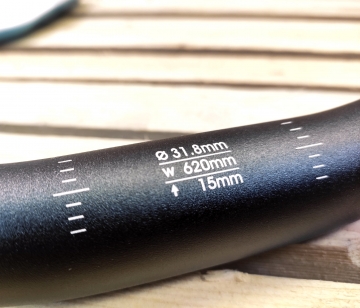 Руль FSA V-Drive 31,8x620 изгиб 15 мм черный